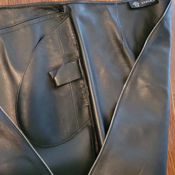 Flash sale⚡️Versace Leather Skirt size 40 - Picture 6 of 16